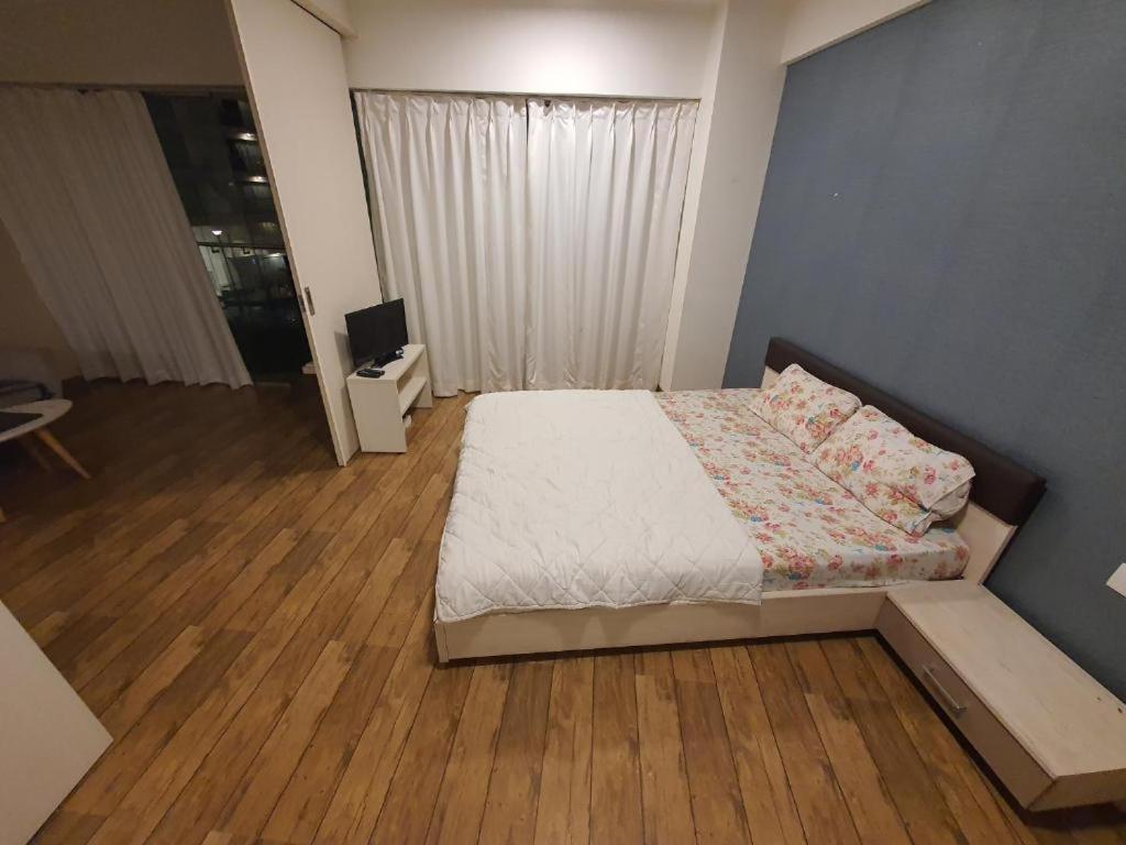 Homestays At Rajhans Belliza Near Airport Surate Exterior foto