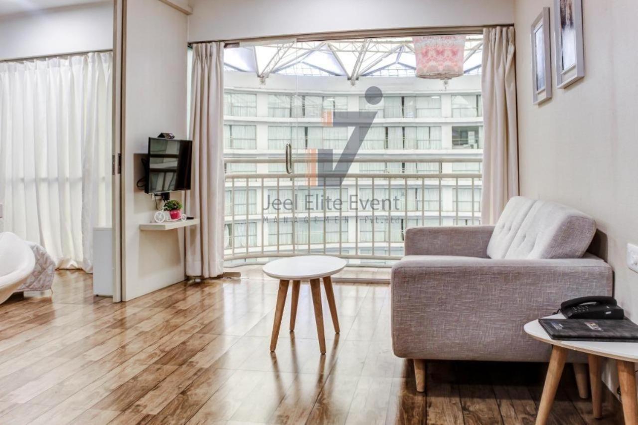 Homestays At Rajhans Belliza Near Airport Surate Exterior foto