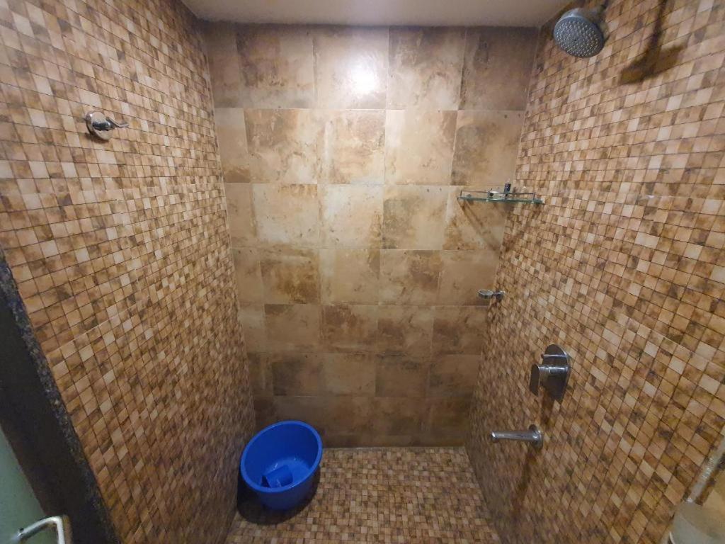 Homestays At Rajhans Belliza Near Airport Surate Exterior foto